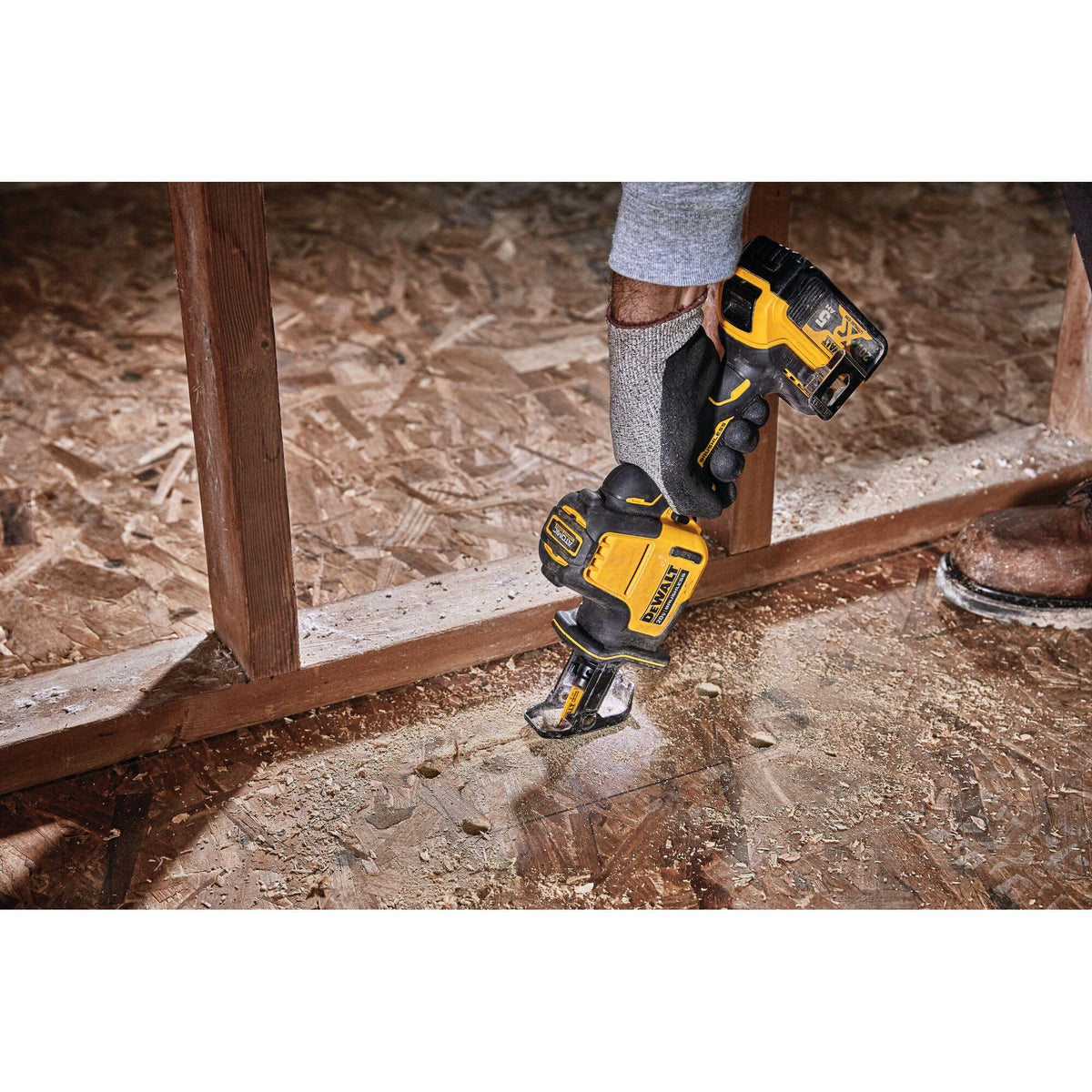 Cordless One-Handed Reciprocating Saw T748486